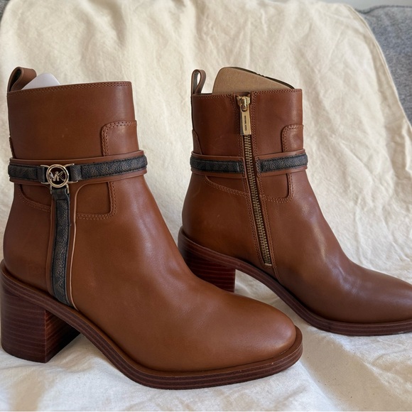 MICHAEL Michael Kors Tan Ankle Boots - Picture 2 of 4